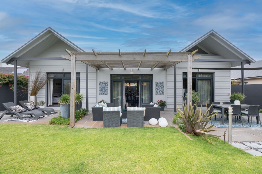 3 Bedroom Property for Sale in Lake Michelle Western Cape